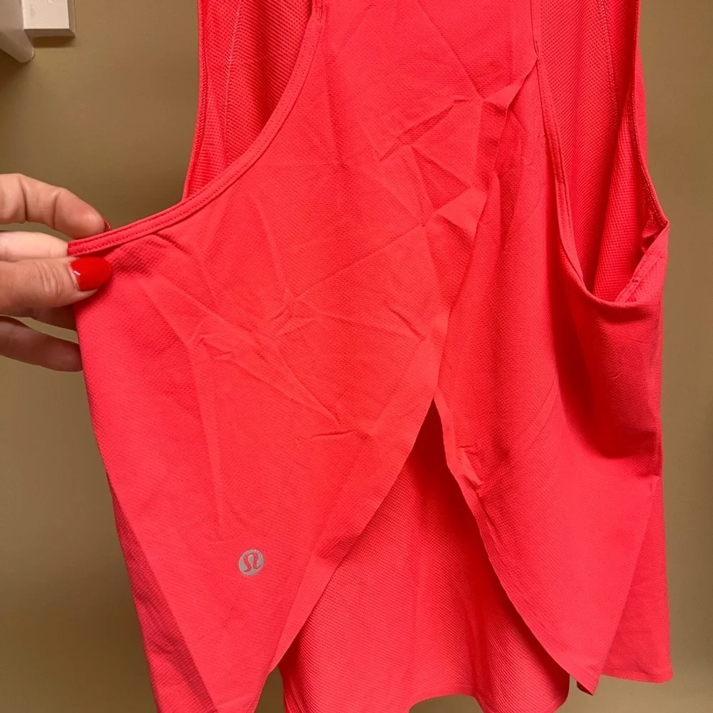 Bundle Lululemon Tanks - Picture 9 of 11